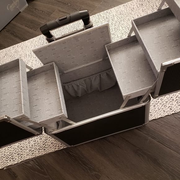 Rolling Cosmetic Case For Make Up Artist - Picture 7 of 7